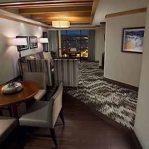 Valley View Two Queens Suite Non-Smoking